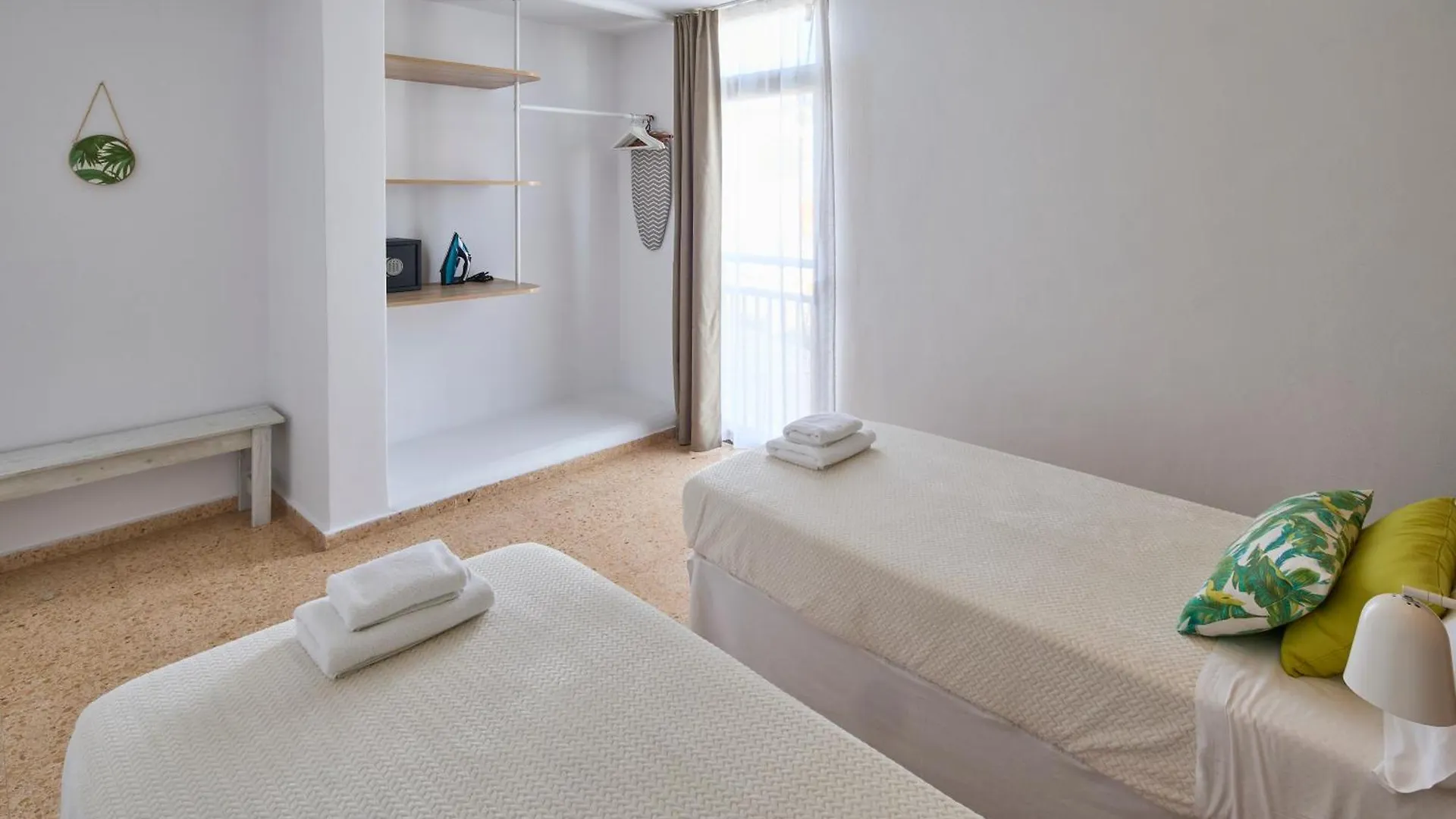 פלאייה דן בוסה Los Escondidos Ibiza Suites 3*, פלאייה דן בוסה ספרד